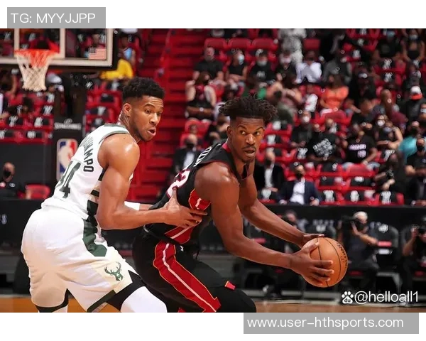 巴特勒半场表现出色轻松斩获9分4篮板2助攻展现实力 巴特勒半场表现出色轻松斩获9分4篮板2助攻展现实力