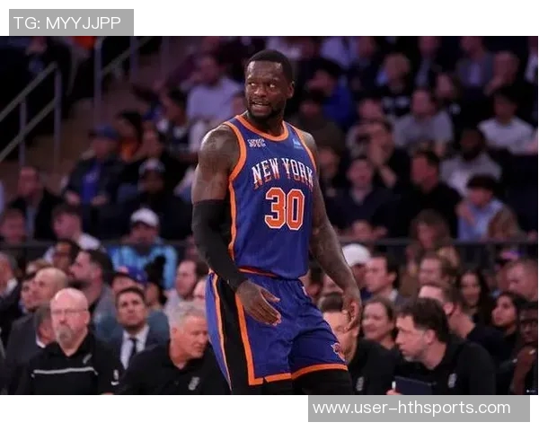 兰德尔表现出色13投7中砍下19分7篮板三分球命中率高达75